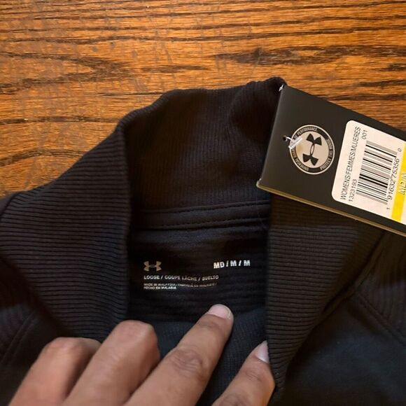 New Under Armour Pullover - Picture 3 of 5